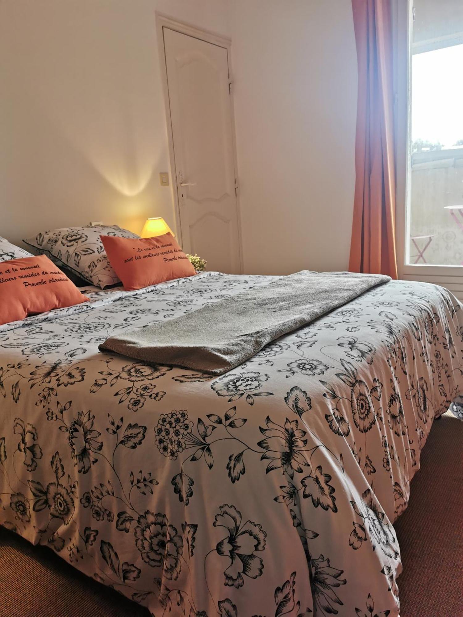 Chambre Dans Verdure Provencale Eyragues Exterior foto